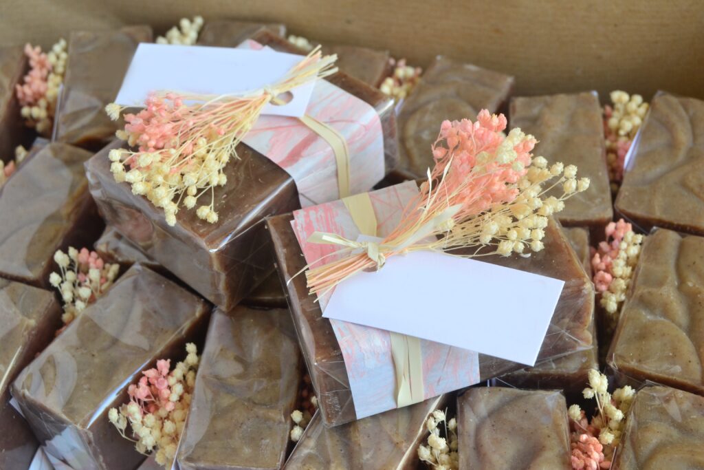  Best Ways to Distribute Chocolate Favors at Your Wedding